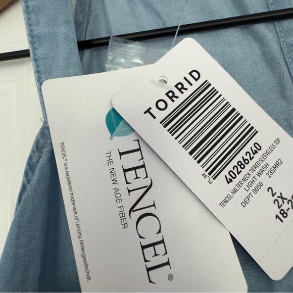 Torrid 100% Tencel Halter Neck Tiered Sleeveless Top in
Light Wash Lyocell Tank - Picture 8 of 13